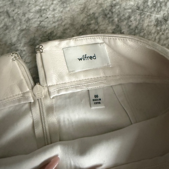 Aritzia Wilfred PATIO mini skirt - Picture 3 of 3